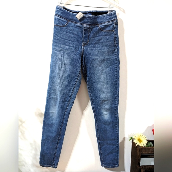 Old Navy Rockstar Jeans Pull On Size 12 - Picture 1 of 5